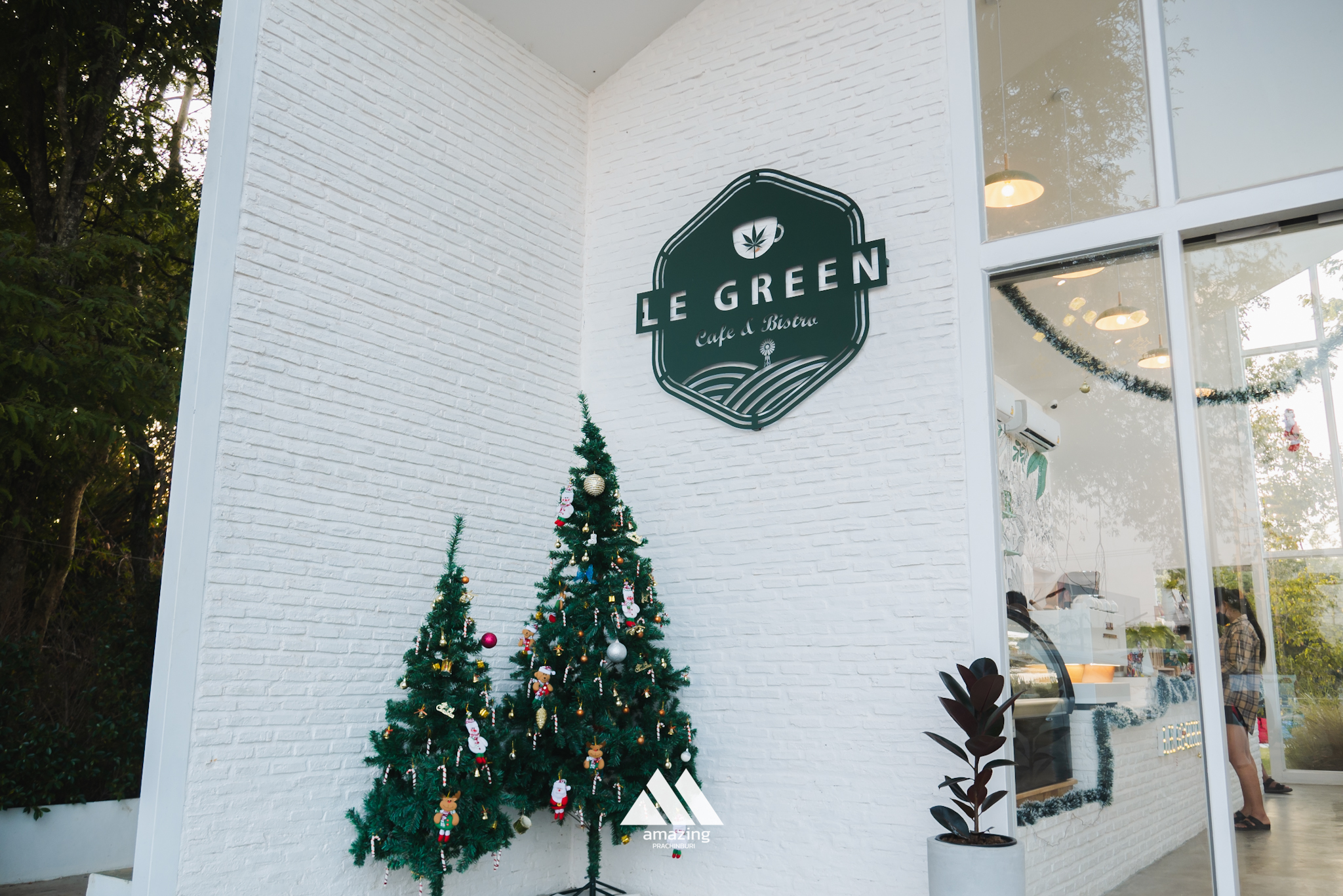 Le Green Cafe